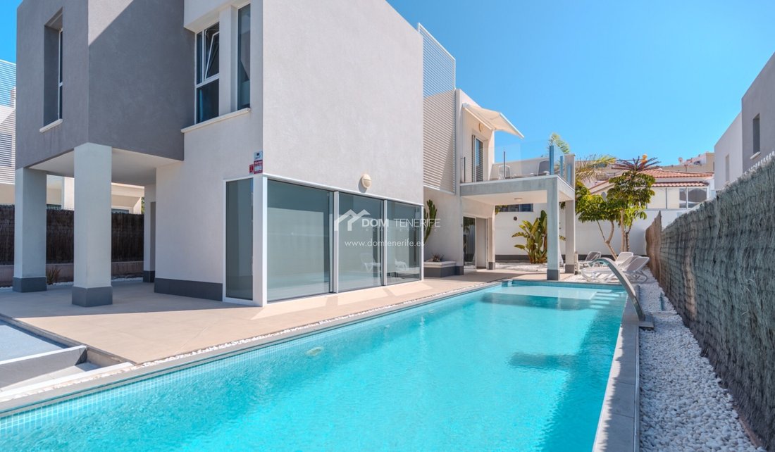 Villa in Callao Salvaje, Adeje, Canary Islands 1 - 16487076