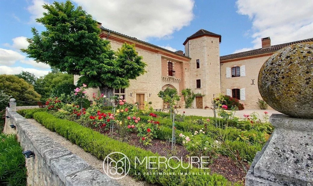 Renovated 15 18th Centuries Chateau