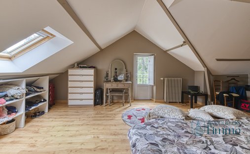 Castle for Sale in Écouflant, Pays de la Loire, France