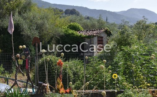 Country House in Center, Capannori, Tuscany 1