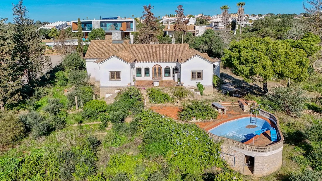 Villa in Olhos de Agua, Algarve, Portugal 2 - 14990149