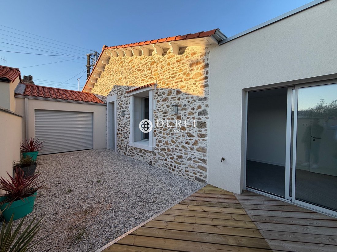 Villa in Les Sables-d'Olonne, Pays de la Loire, France 1 - 16491146