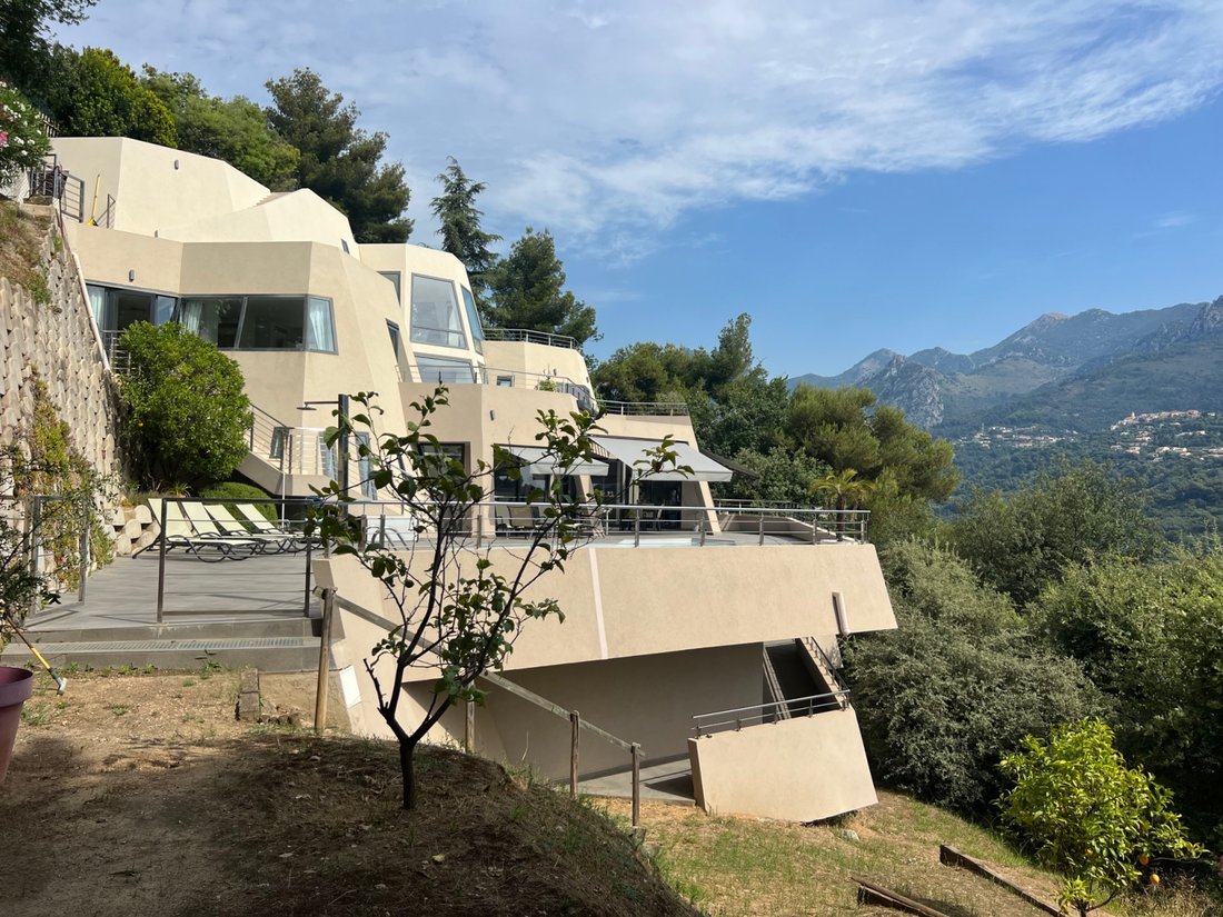 Villa in Menton, Provence-Alpes-Côte d'Azur, France 2 - 16487303