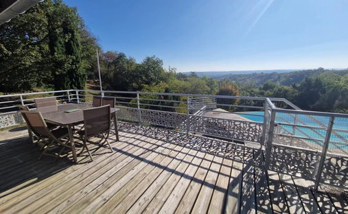 The Aristocratic Chateau Of Beechwood