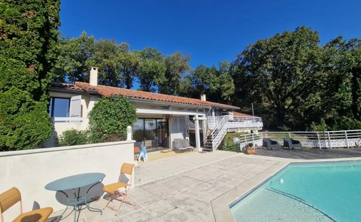 The Aristocratic Chateau Of Beechwood