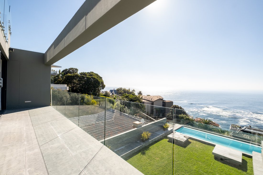 House in Bakoven, Cape Town, South Africa 1 - 16494744