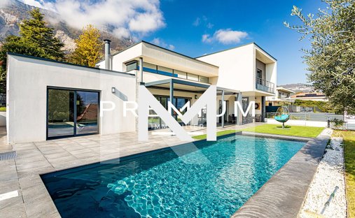 Villa in Corbonne-Centre-Maréchaux, Saint-Ismier, France 1