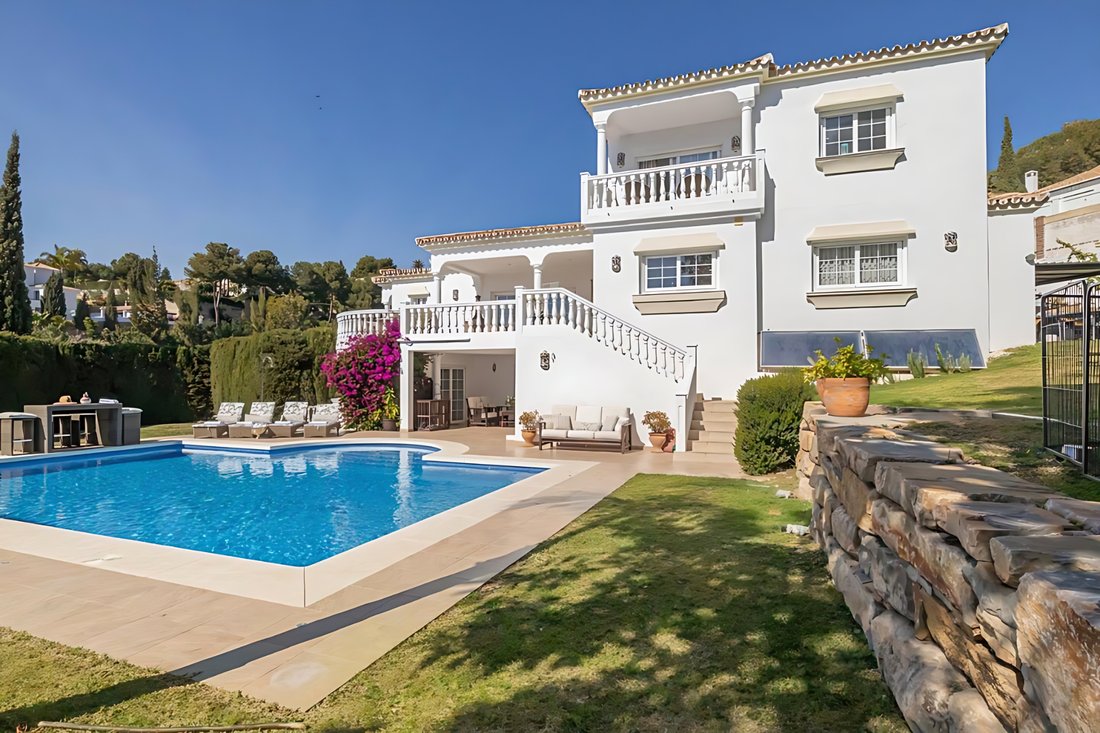 Villa in El Paraíso, Benahavis, Spain 2 - 16490474