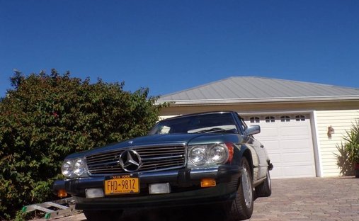 1988 Mercedes-Benz 560 SL in Glendale, United States 1