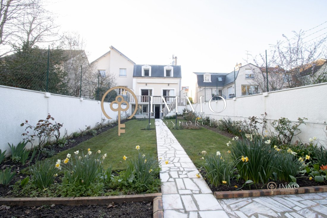 House in La Faiencerie-Le Clos Saint Cyr, Bourg-la-Reine, France 1 - 16496200
