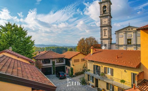 House in Inarzo, Lombardy, Italy 1