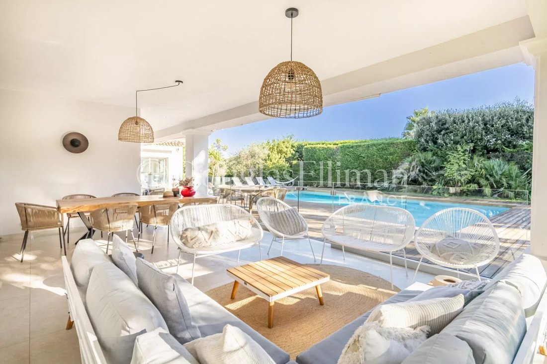 Villa in Valbonne, Provence-Alpes-Côte d'Azur, France 3 - 15564074