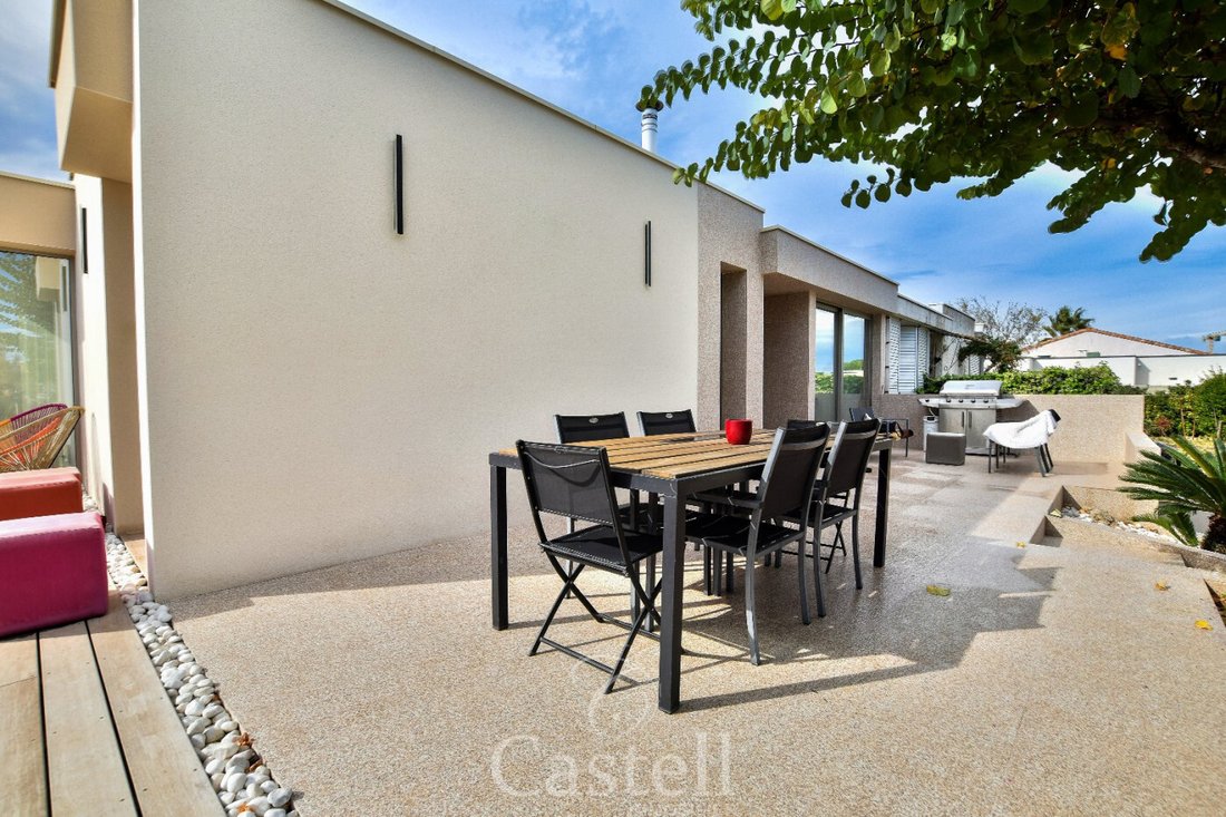 Villa in Meze, Occitania, France 2 - 16498335