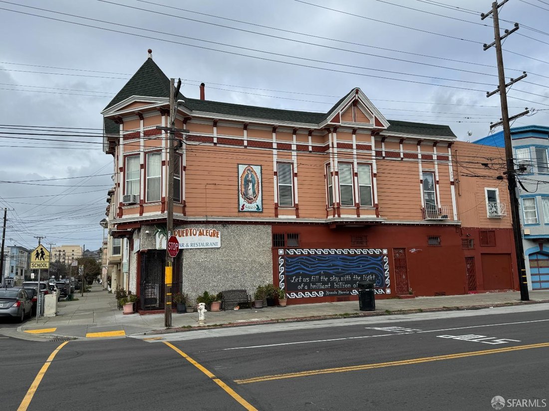San Francisco, California, United States 3 - 16496761
