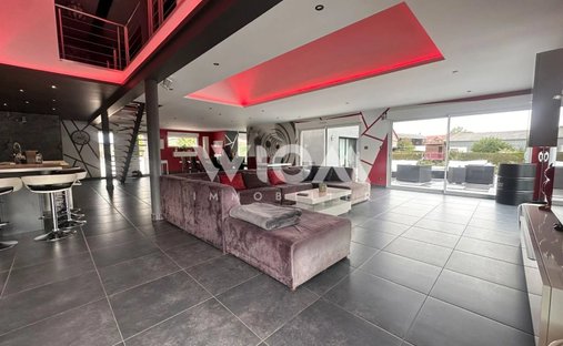 Castle for Sale in Arras, Hauts-de-France, France