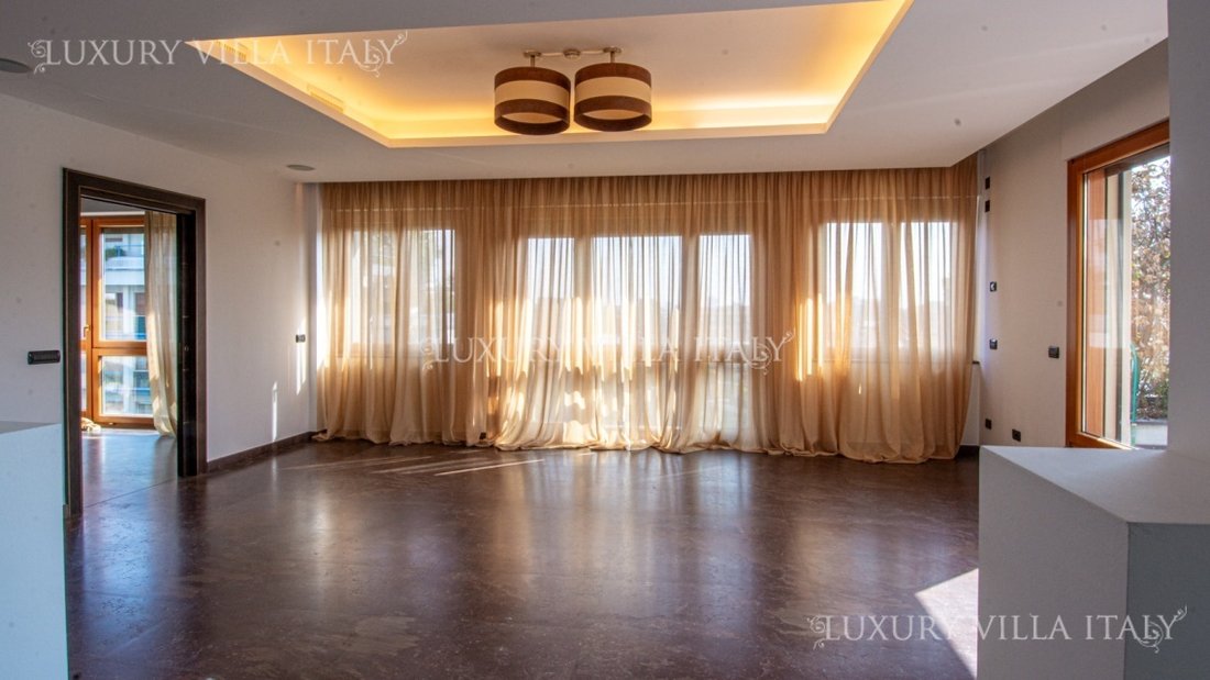 Penthouse in Fiera, Milan, Italy 3 - 16496512