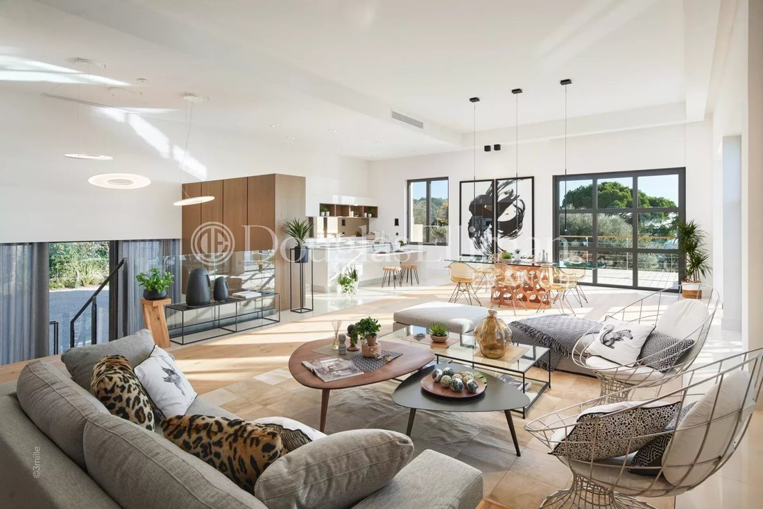 Villa in Cannes, Provence-Alpes-Côte d'Azur, France 2 - 11675718