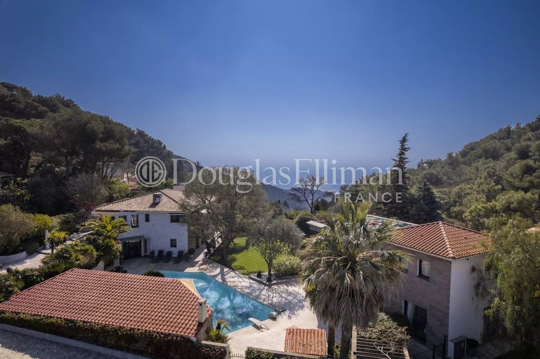 Villa in Èze, Provence-Alpes-Côte d'Azur, France 2 - 15534648