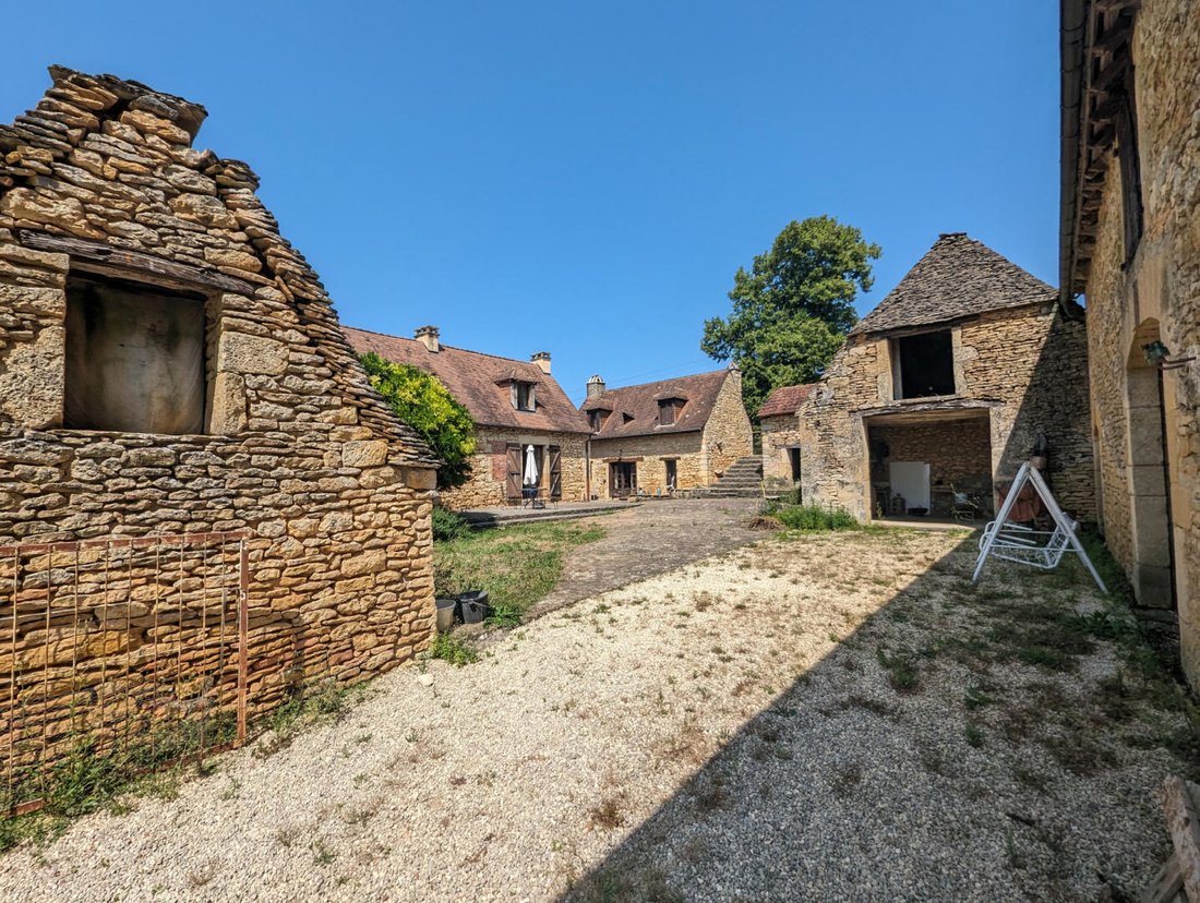 Estate in Montignac-Lascaux, Nouvelle-Aquitaine, France 3 - 16500222
