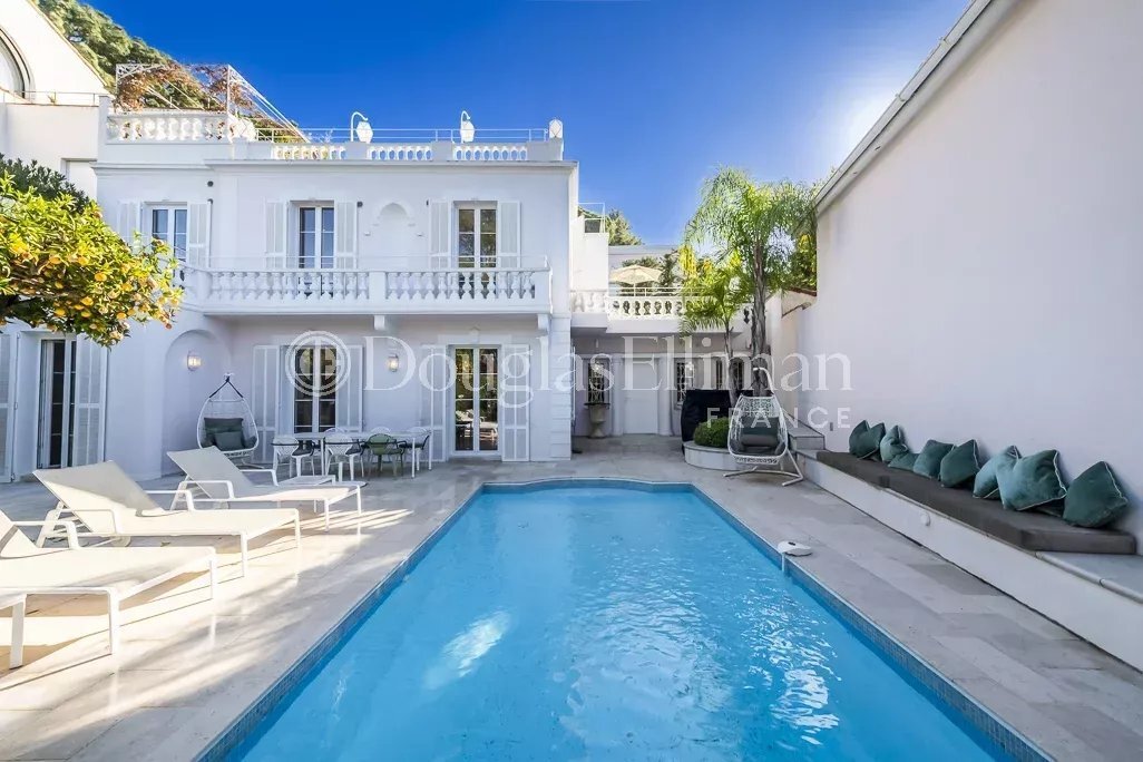 Villa in Antibes, Provence-Alpes-Côte d'Azur, France 1 - 15016641