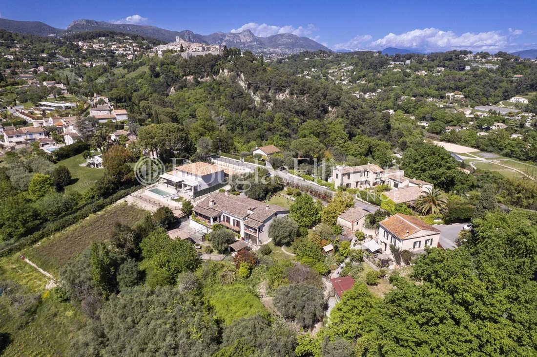 Villa in Saint-Paul-de-Vence, Provence-Alpes-Côte d'Azur, France 2 - 15606950