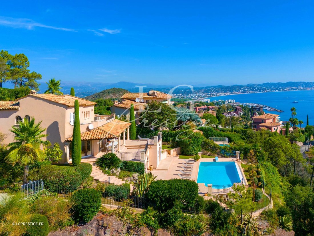 Villa in Mandelieu-la-Napoule, Provence-Alpes-Côte d'Azur, France 4 - 16496699