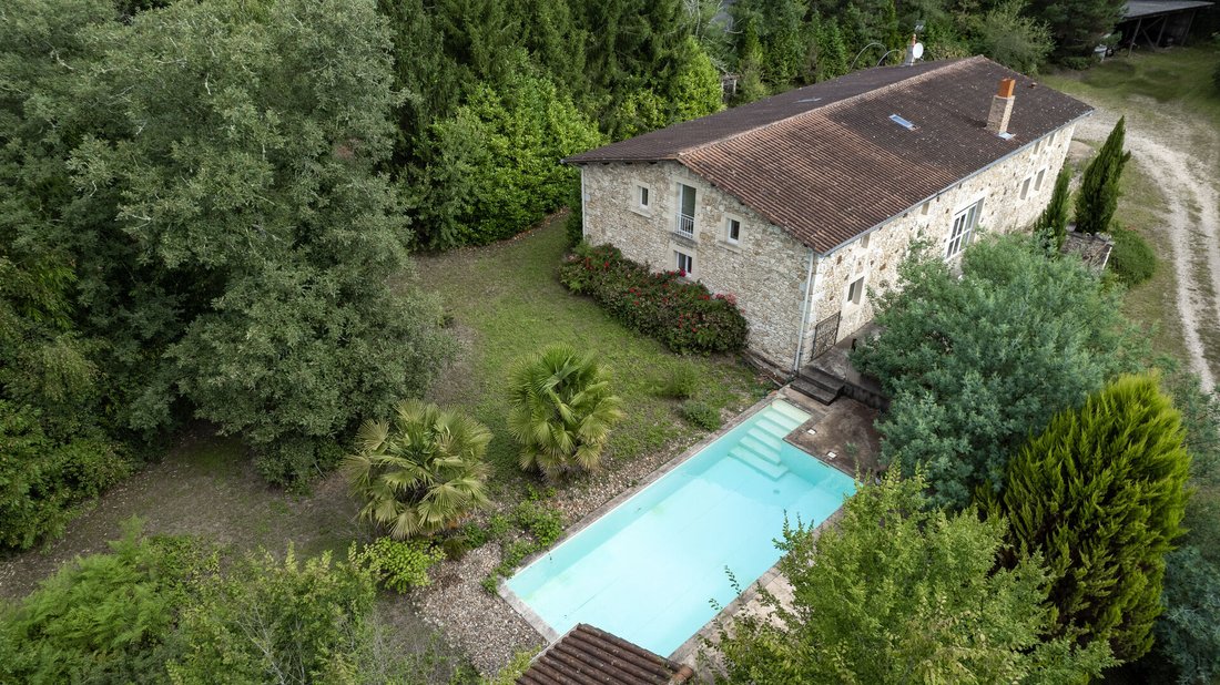 Estate in Le Bugue, Nouvelle-Aquitaine, France 3 - 16497867