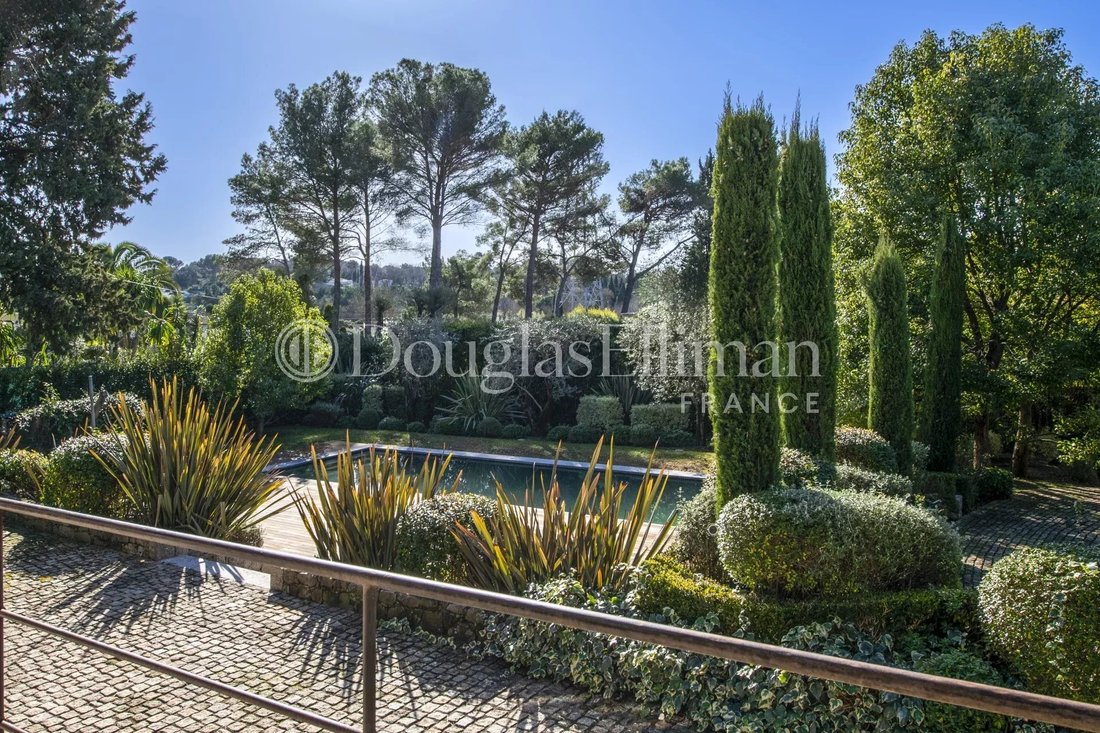 Villa in Mougins, Provence-Alpes-Côte d'Azur, France 4 - 15189225