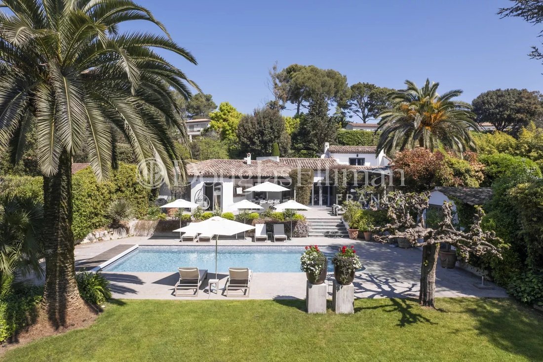 House in Mougins, Provence-Alpes-Côte d'Azur, France 1 - 15622259