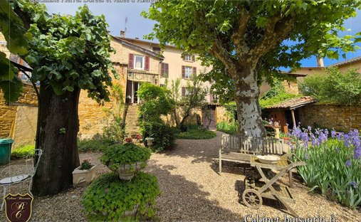 House in Saint-Laurent-d'Oingt, Val d'Oingt, France 1