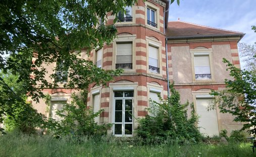 Schloss in Figeac, Okzitanien, Frankreich 1