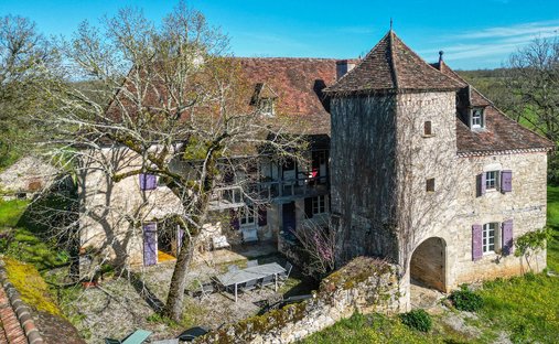 Castle for Sale in Martel, Occitanie, France