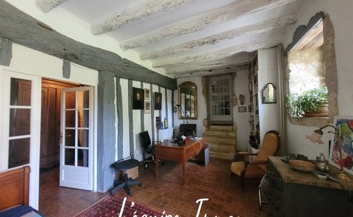 19 Th C Castle Outbuildings, Stabbles, Pool