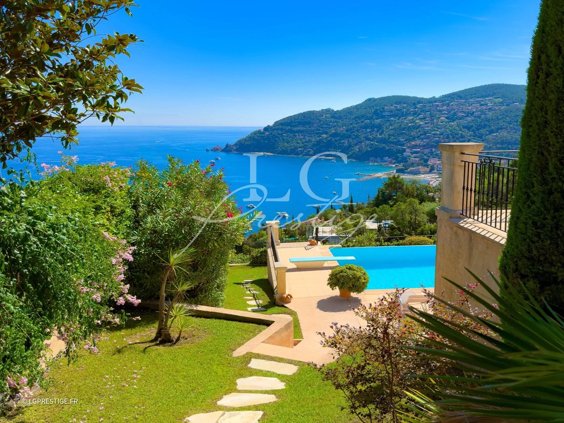 Villa in Mandelieu-la-Napoule, Provence-Alpes-Côte d'Azur, France 2 - 16496699