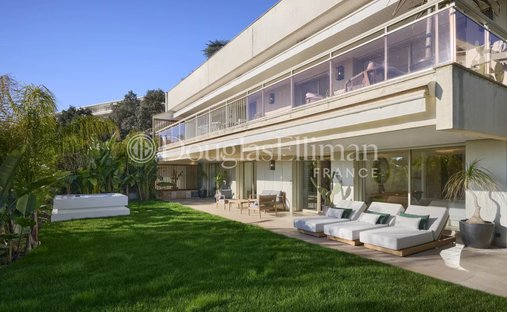 Villa in La Maure-Super Cannes, Vallauris, France 1