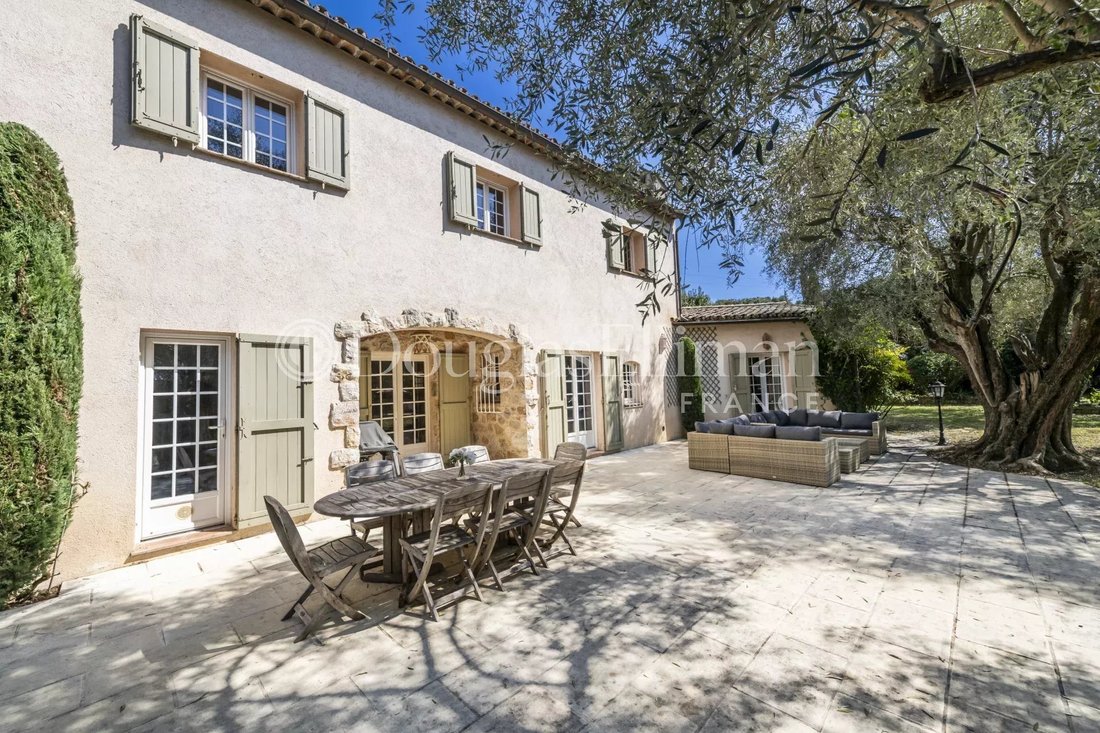 Villa in Mougins, Provence-Alpes-Côte d'Azur, France 1 - 15617774