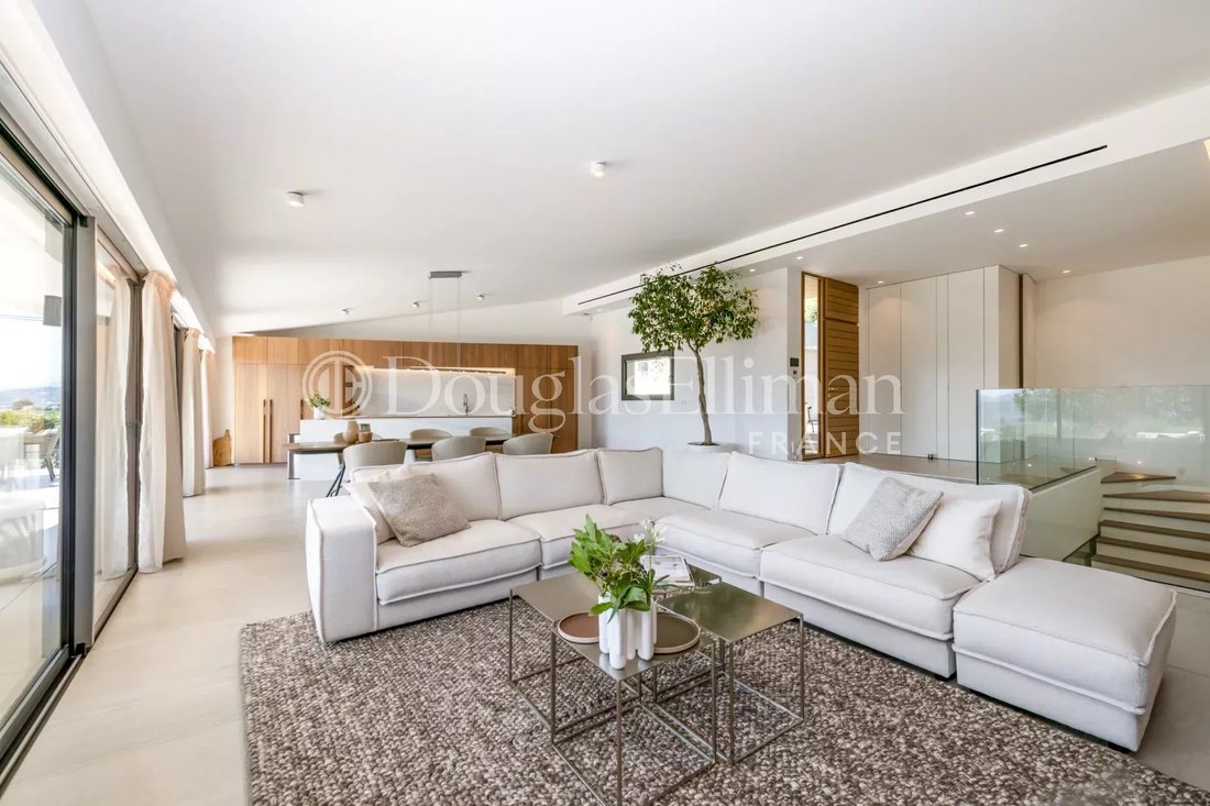 Villa in Cannes, Provence-Alpes-Côte d'Azur, France 5 - 14535085