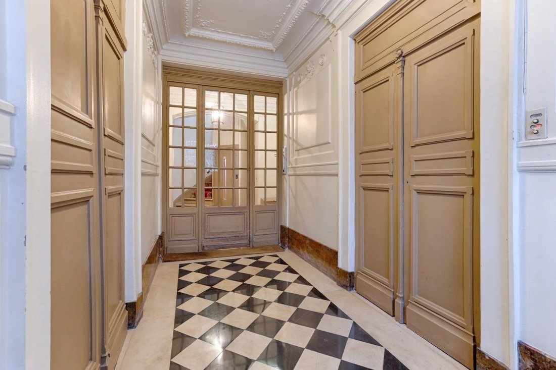 Apartment in Saint Philippe du Roule, Paris 8e Arrondissement, Paris 3 - 16497400