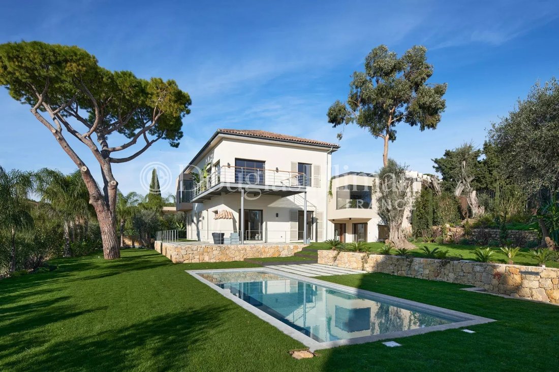 Villa in Cannes, Provence-Alpes-Côte d'Azur, France 4 - 11675718