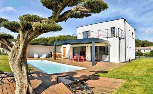 House in Boutbouilhes-Ox, Muret, France 1