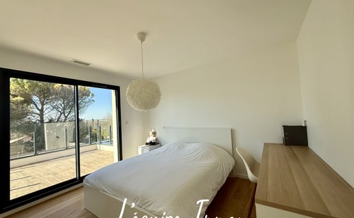 14th C. Chateau With A House