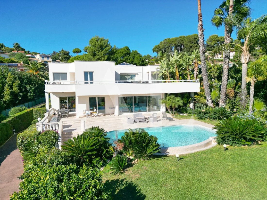 Villa in Brusquet-Retenaou-Devens, Vallauris, France 1 - 16496625