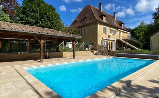 House in Beaulieu, Perigueux, France 1