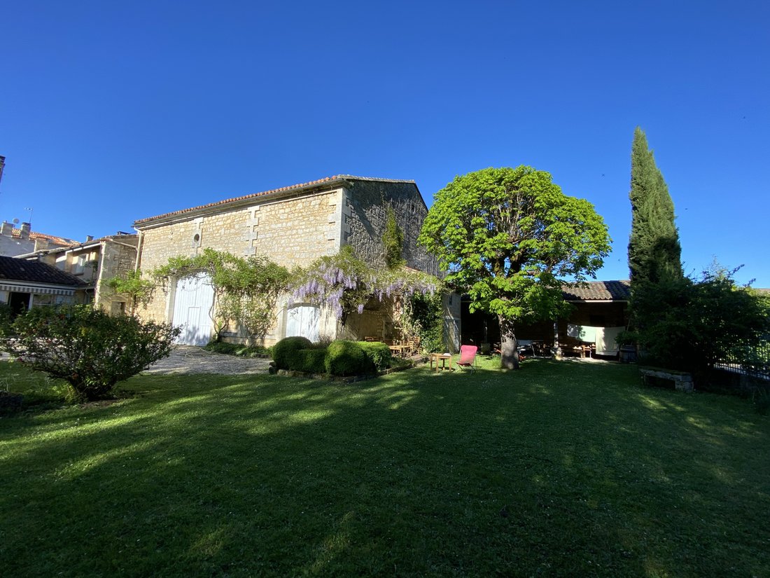House in Champ de Mars-Bussatte-Victor Hugo, Angoulême, France 3 - 16498092