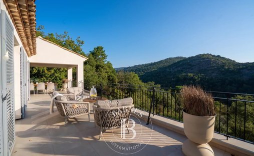 Haus in Grimaud, Provence-Alpes-Côte d'Azur, Frankreich 1