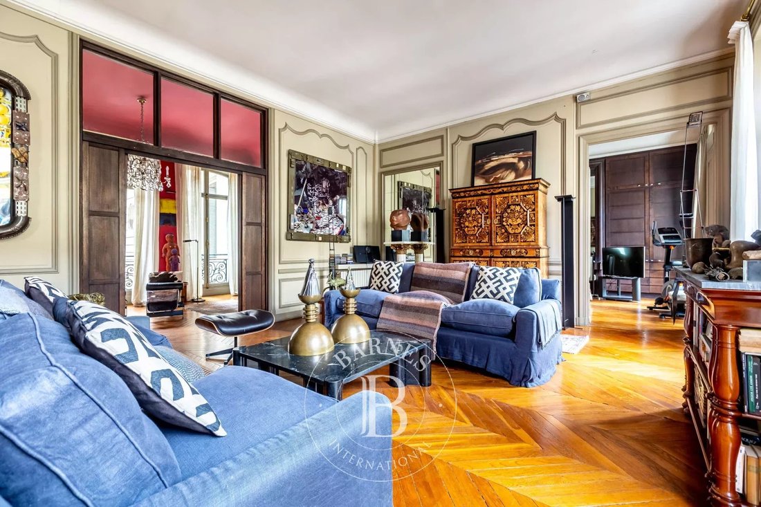 Apartment in Triangle d'Or, Paris 8e Arrondissement, Paris 5 - 16496640