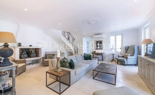 Villa in Antibes, Provence-Alpes-Côte d'Azur, France 1