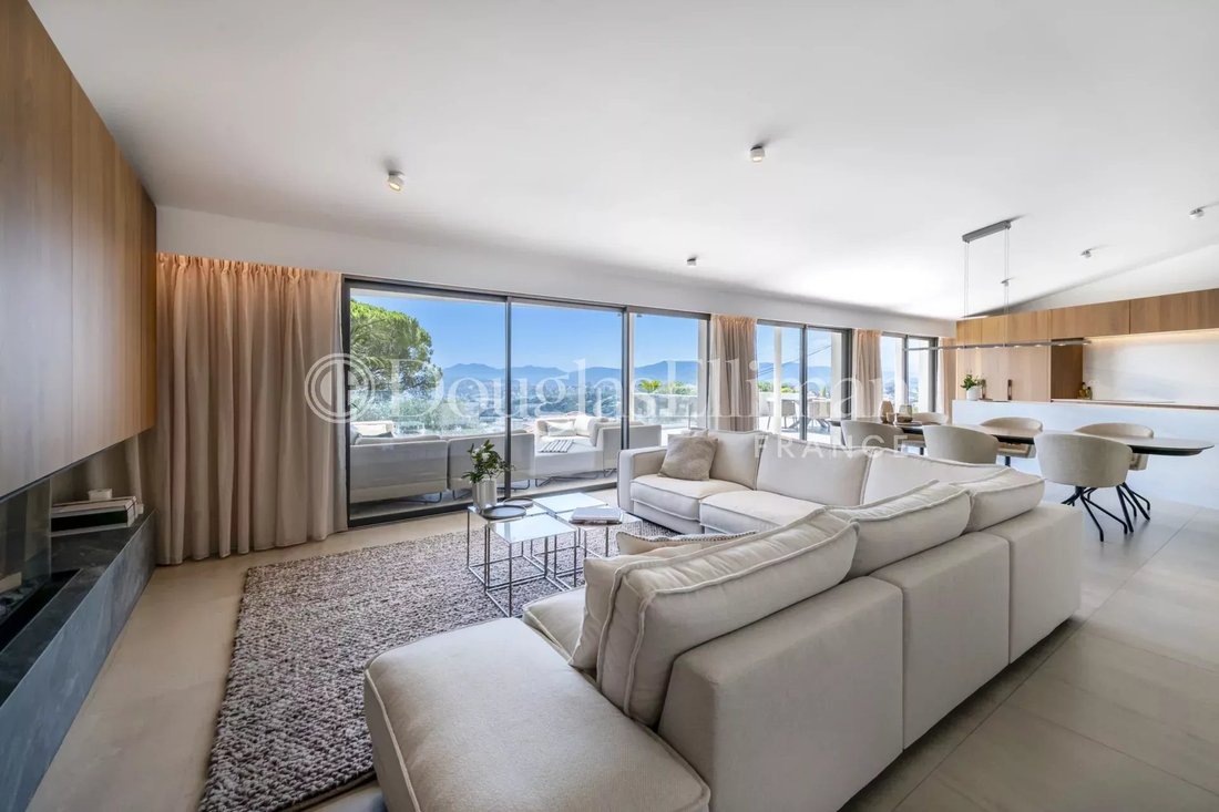 Villa in Cannes, Provence-Alpes-Côte d'Azur, France 4 - 14535085