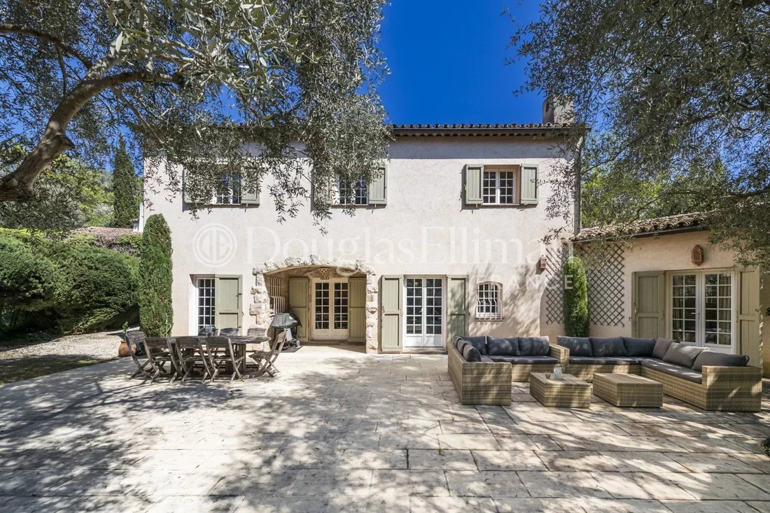 Villa in Mougins, Provence-Alpes-Côte d'Azur, France 2 - 15617774
