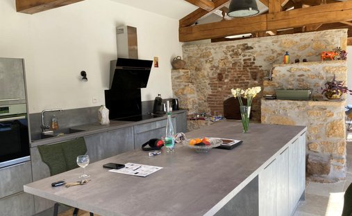 Castle for Sale in Prayssac, Occitanie, France